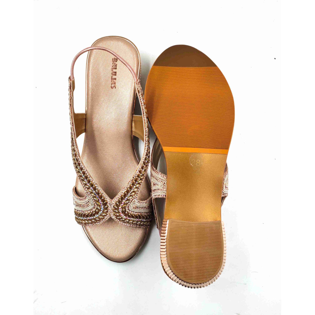 4706: Balujas Antic Mid Heel Sandal 