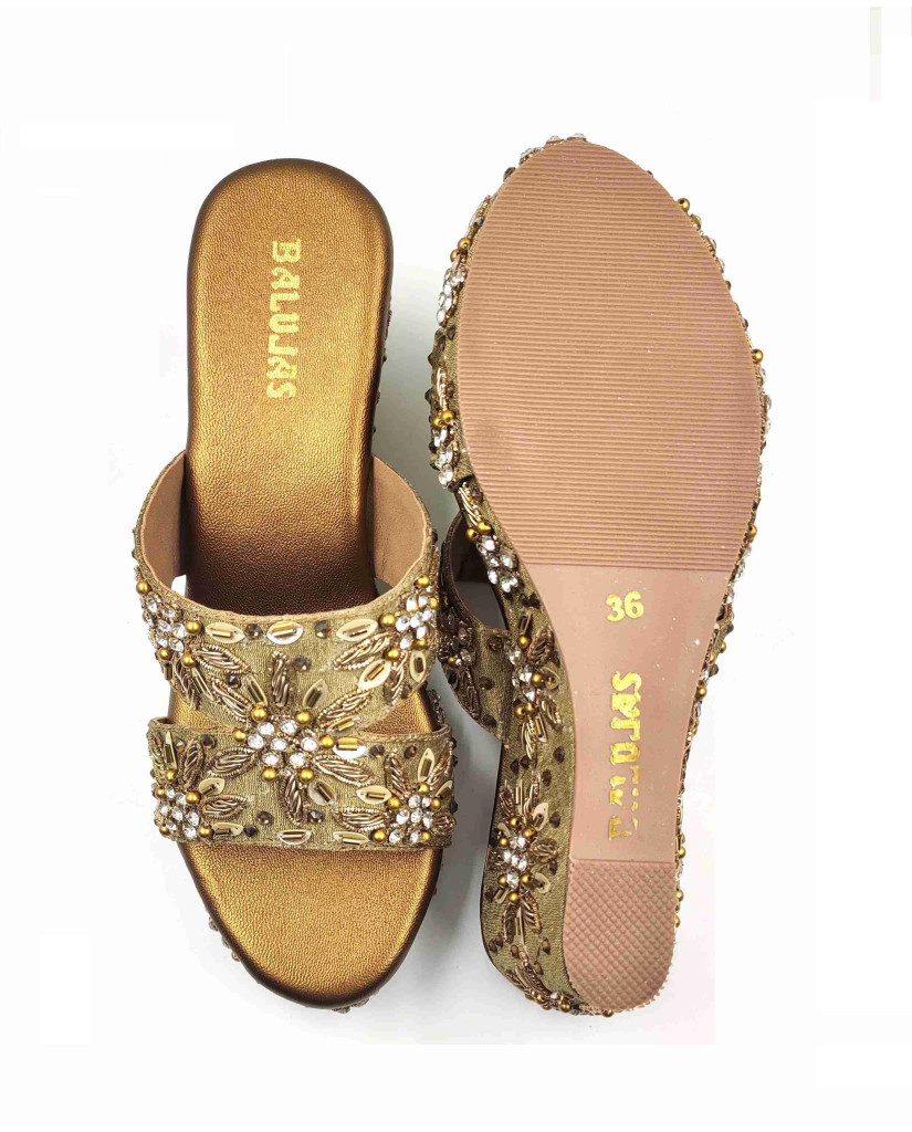 86-13: Balujas Antic Wedge Heel Slipper