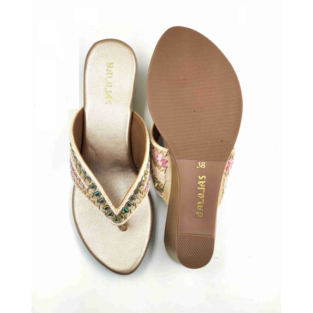 86-153: Balujas Gold Wedge Heel Slipper