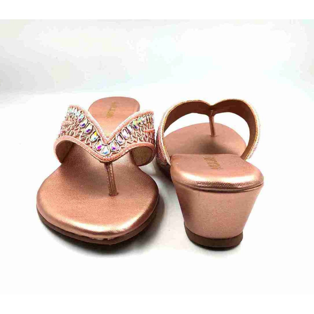 86-153: Balujas Sultan Wedge Heel Slipper