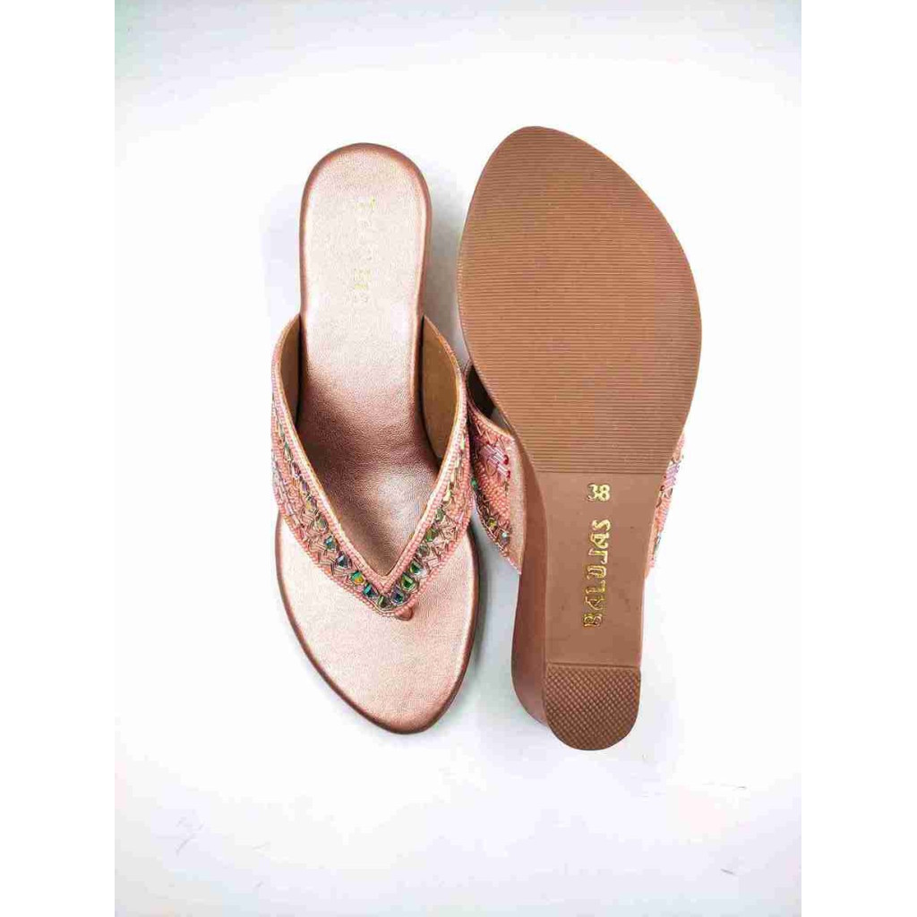 86-153: Balujas Sultan Wedge Heel Slipper