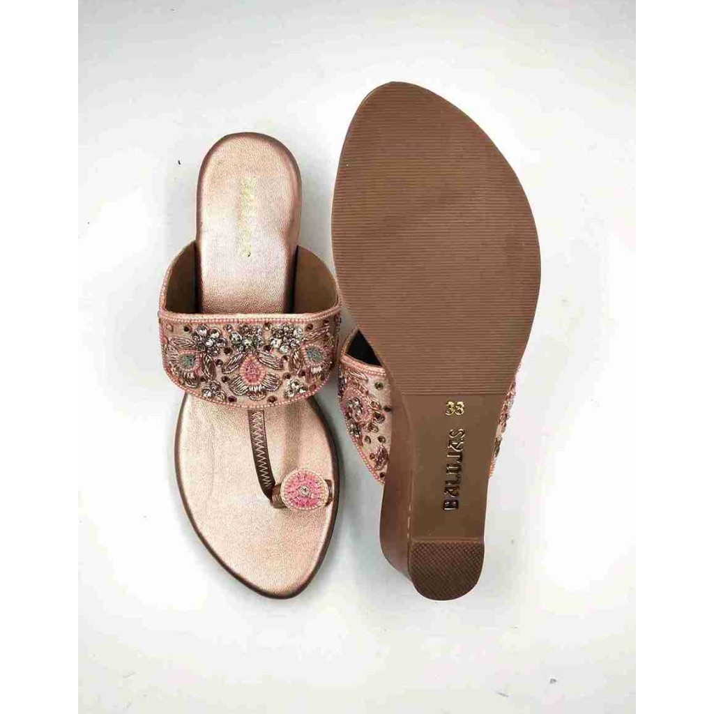 86-163: Balujas Sultan Wedge Heel Slipper