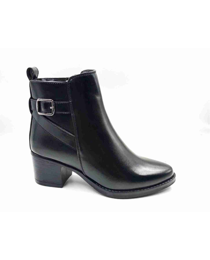 AG-02: Balujas Women's Black Boot