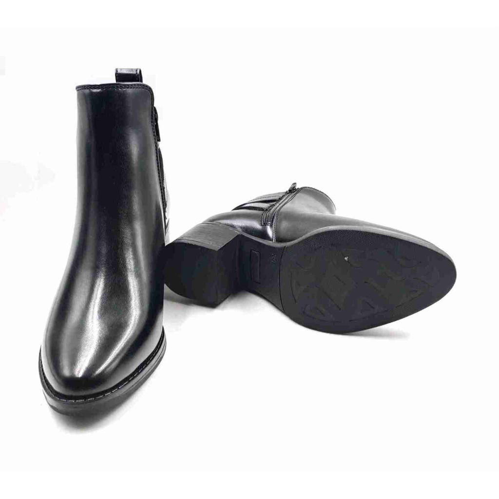 AG-02: Balujas Women's Black Boot