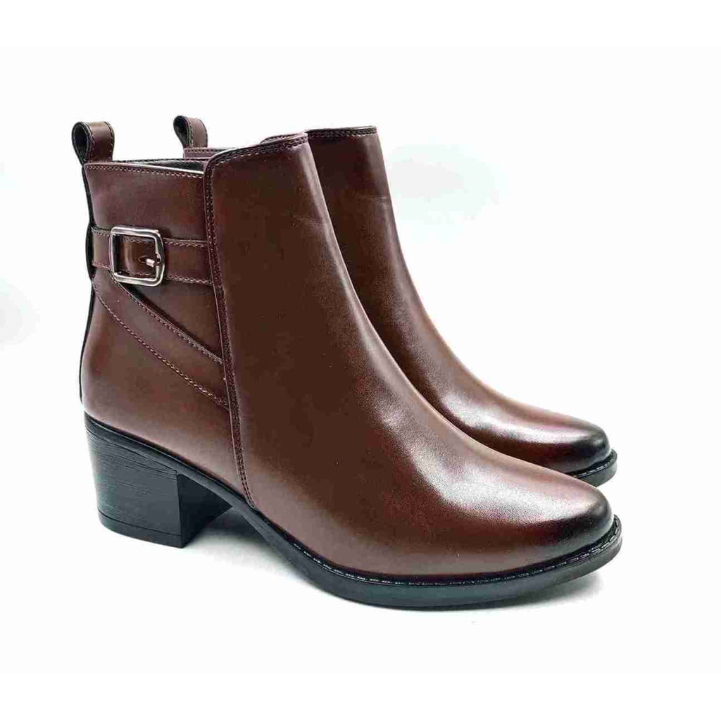 AG-02: Balujas Women's Brown Boot