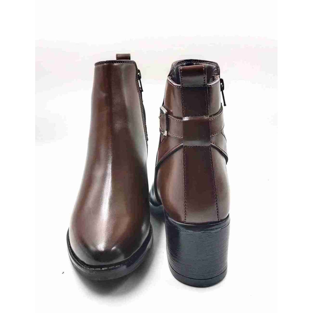 AG-02: Balujas Women's Brown Boot