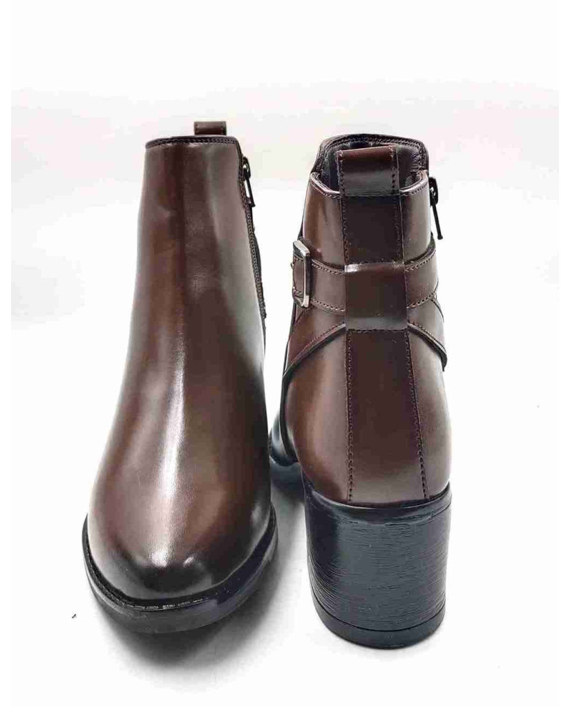 AG-02: Balujas Women's Brown Boot