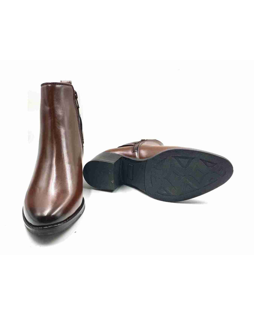 AG-02: Balujas Women's Brown Boot