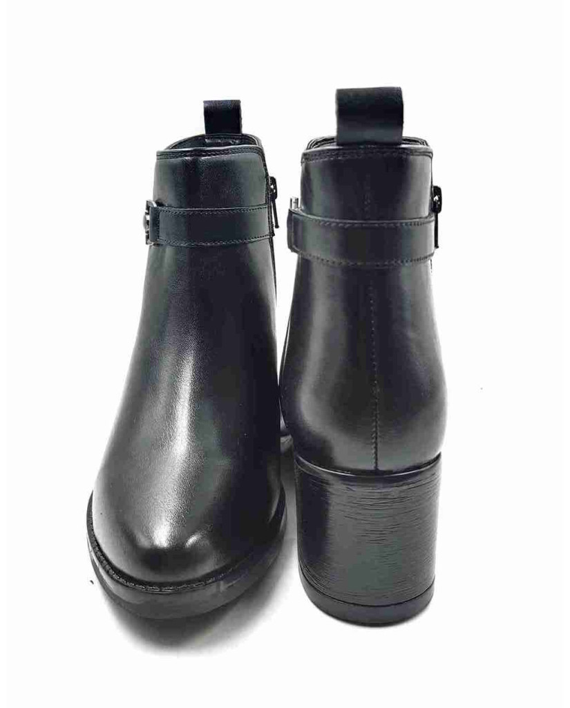 AG-06: Balujas Women's Black Ankle Boot