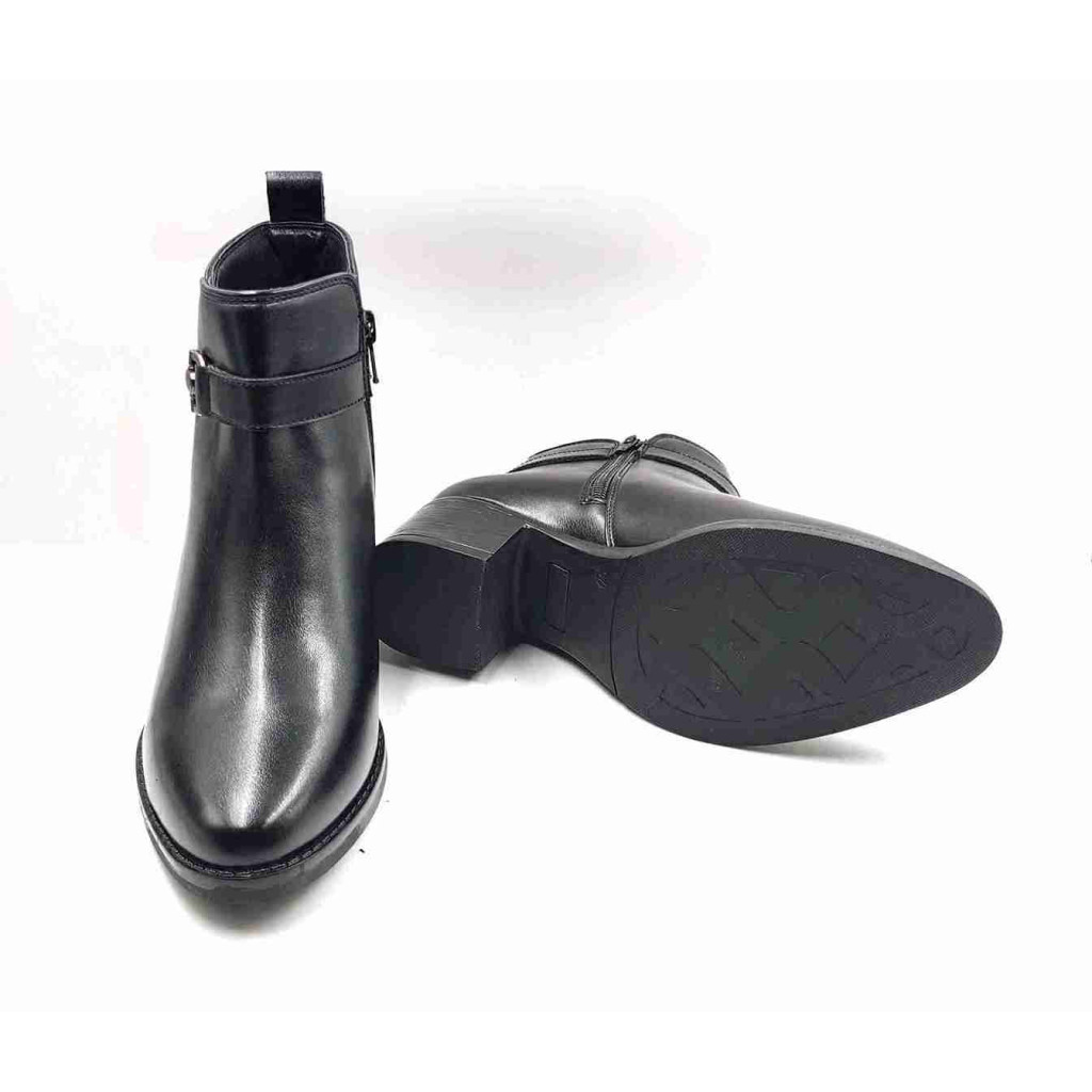 AG-06: Balujas Women's Black Ankle Boot