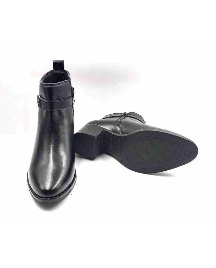 AG-06: Balujas Women's Black Ankle Boot