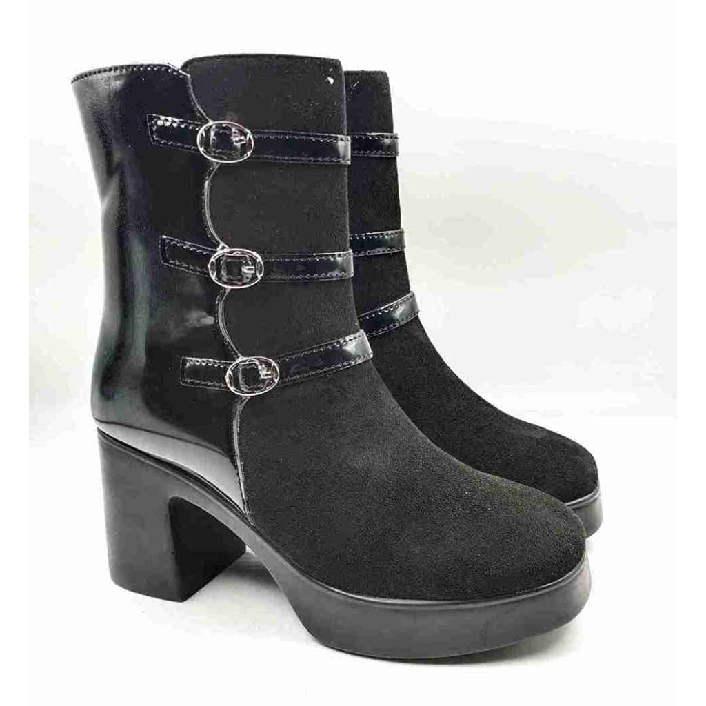 IR-10: Balujas Women's Black Boot