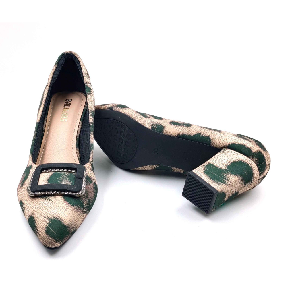 AR00010: Balujas Women's Beige Lepoard Design Pumps
