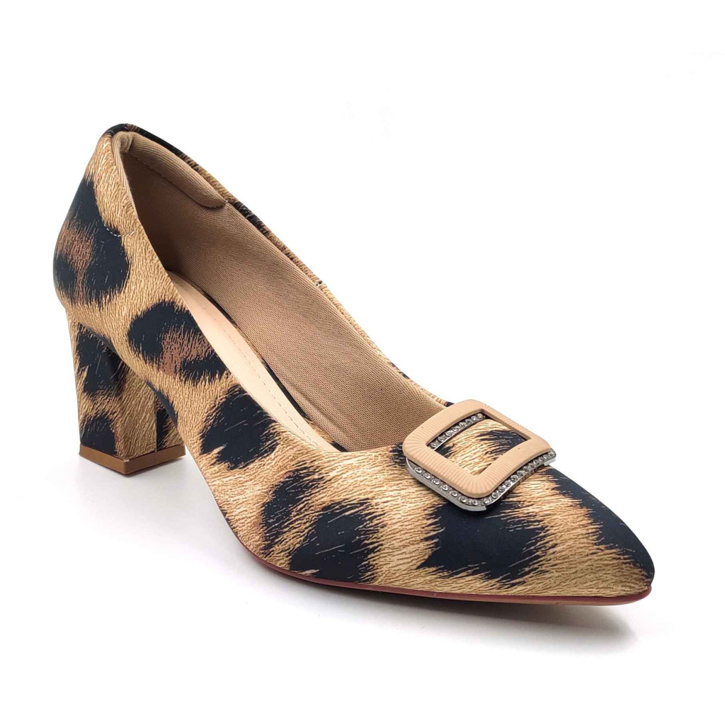 AR00010: Balujas Women's Black Lepoard Design Pumps