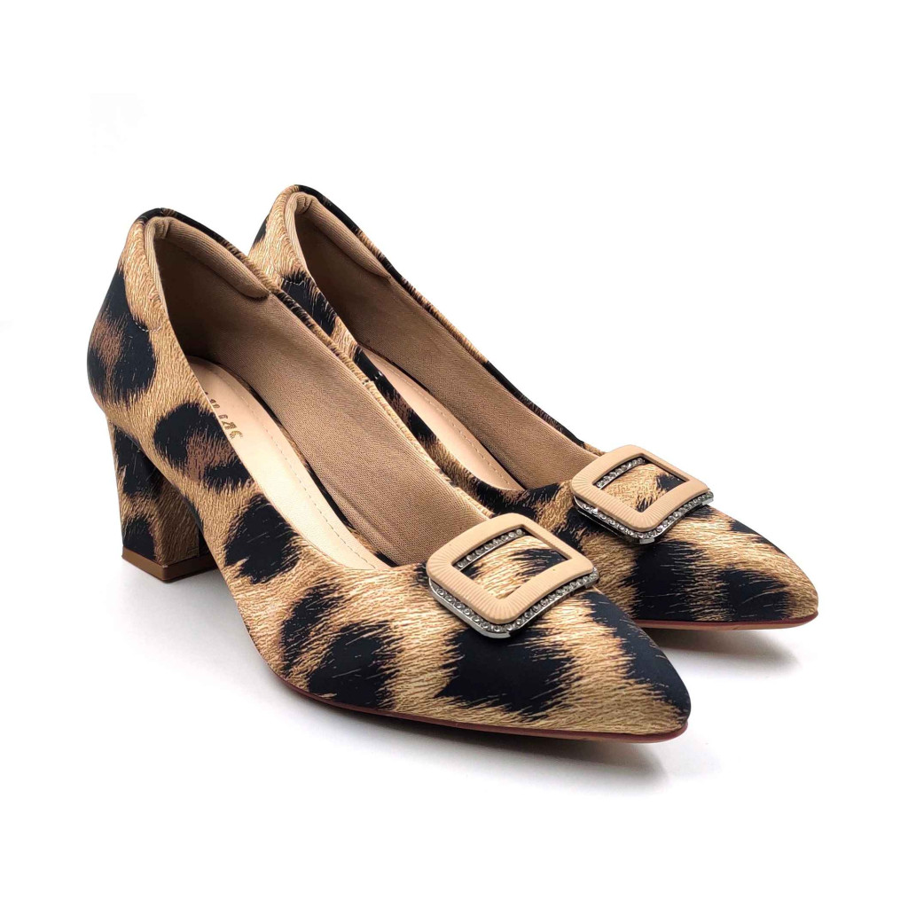 AR00010: Balujas Women's Black Lepoard Design Pumps