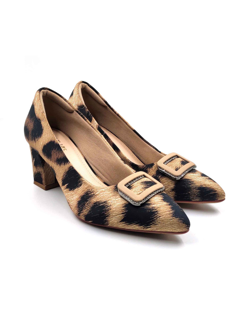 AR00010: Balujas Women's Black Lepoard Design Pumps