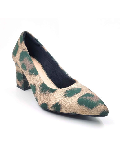 AR0003: Balujas Women's Beige Lepoard Design Pumps