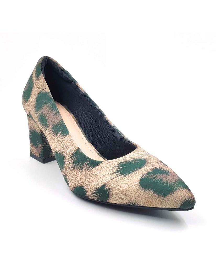 AR0003: Balujas Women's Beige Lepoard Design Pumps