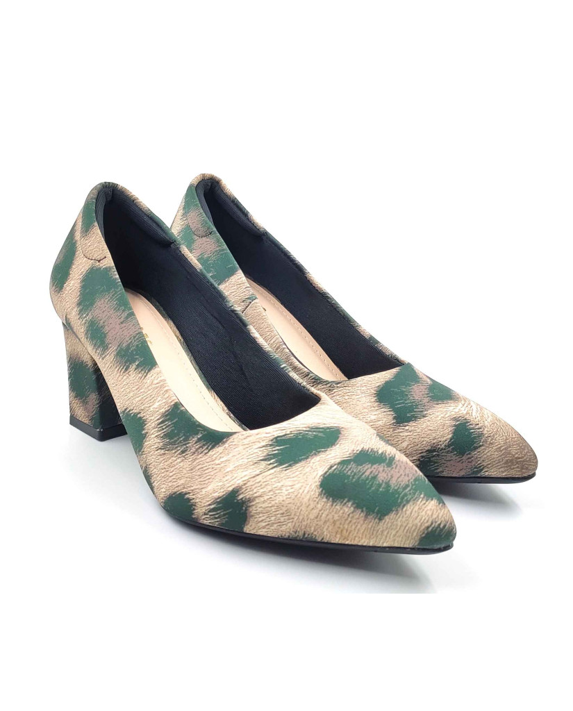 AR0003: Balujas Women's Beige Lepoard Design Pumps