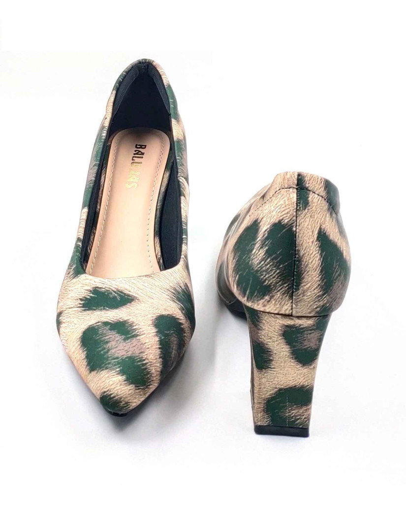 AR0003: Balujas Women's Beige Lepoard Design Pumps