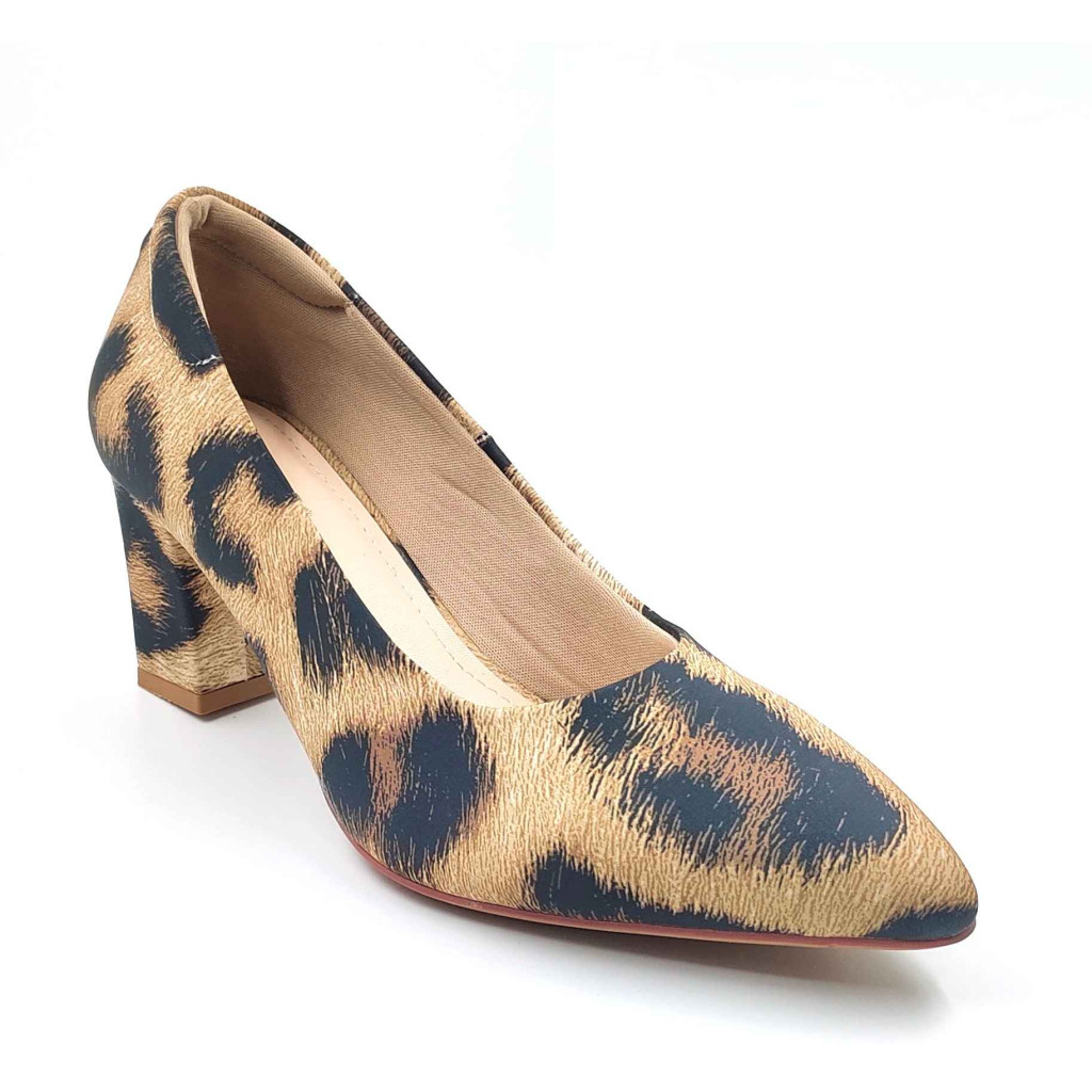 AR0003: Balujas Women's Black Lepoard Design Pumps