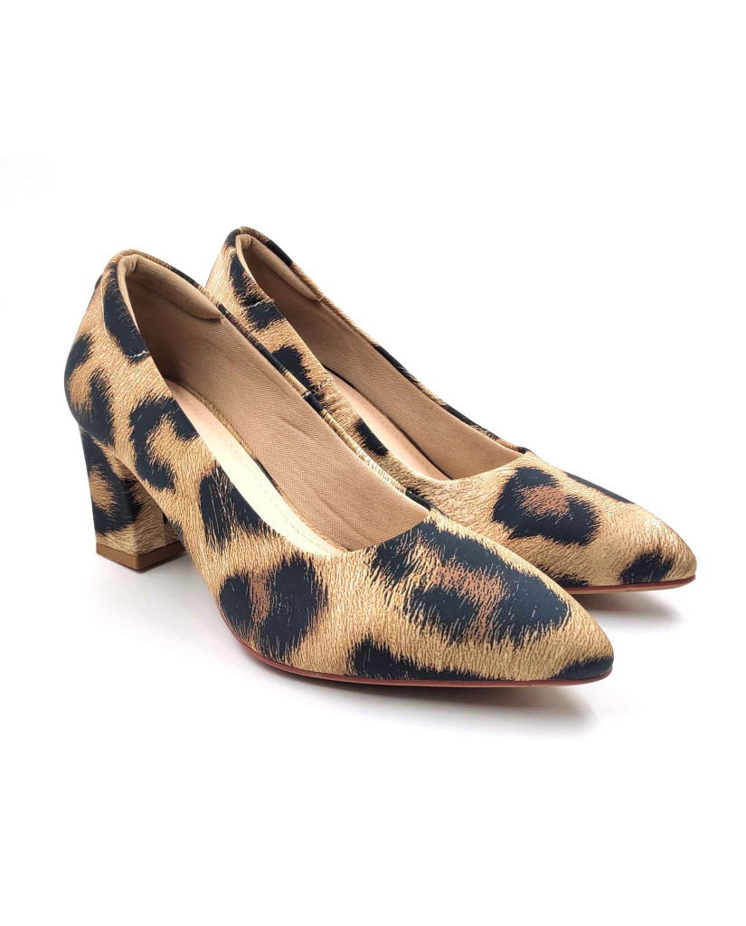 AR0003: Balujas Women's Black Lepoard Design Pumps