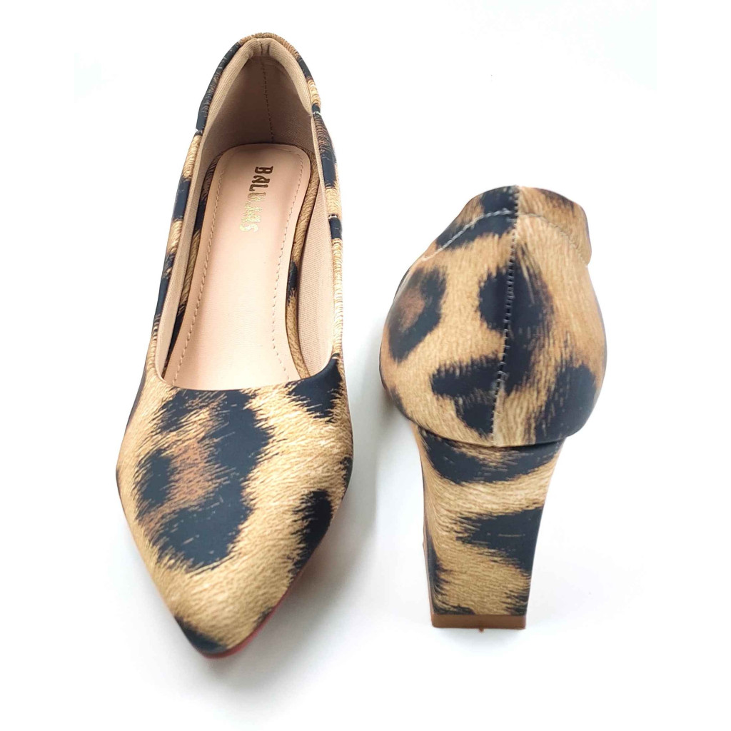 AR0003: Balujas Women's Black Lepoard Design Pumps