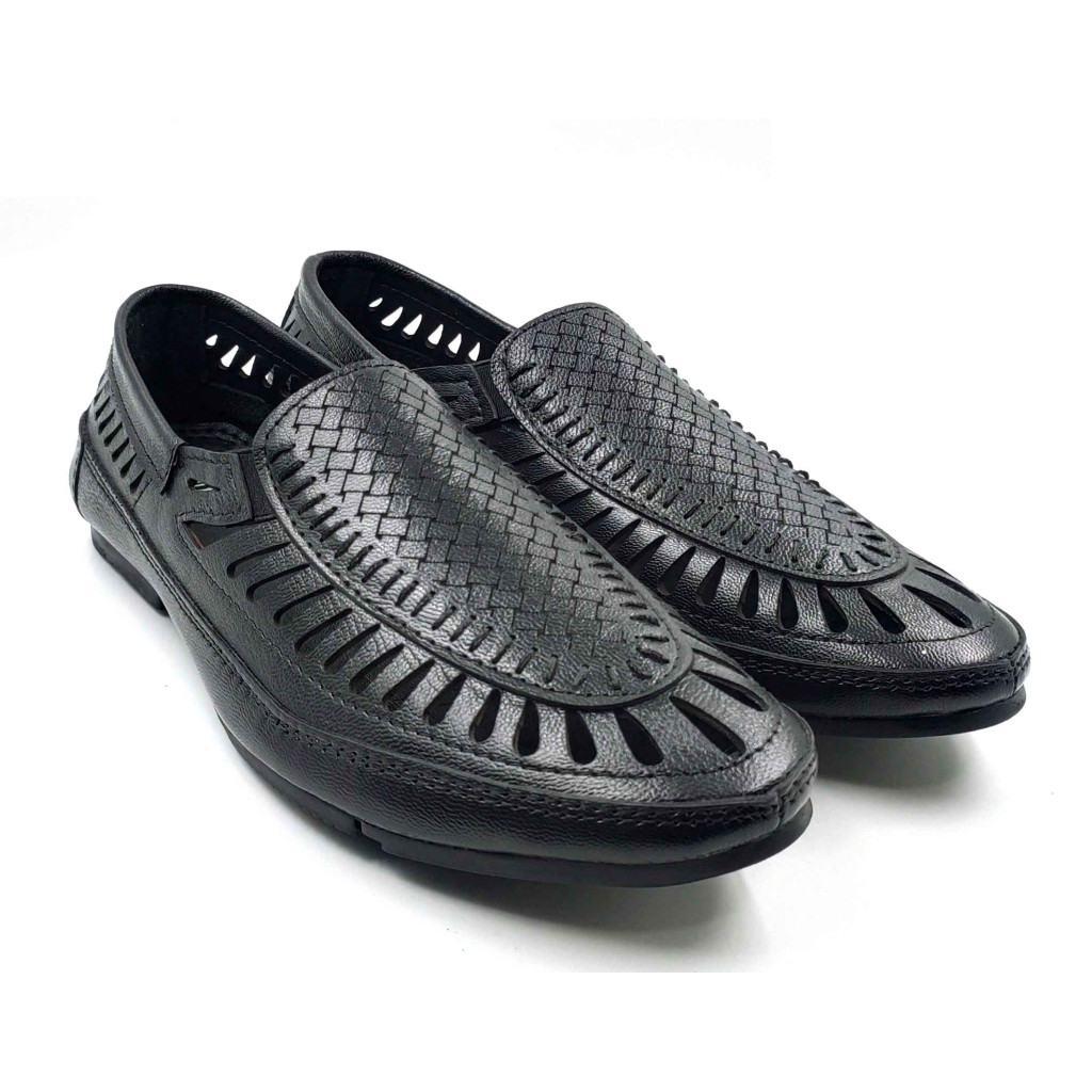BALENO-2: Balujas Men's Black Casual Sandal