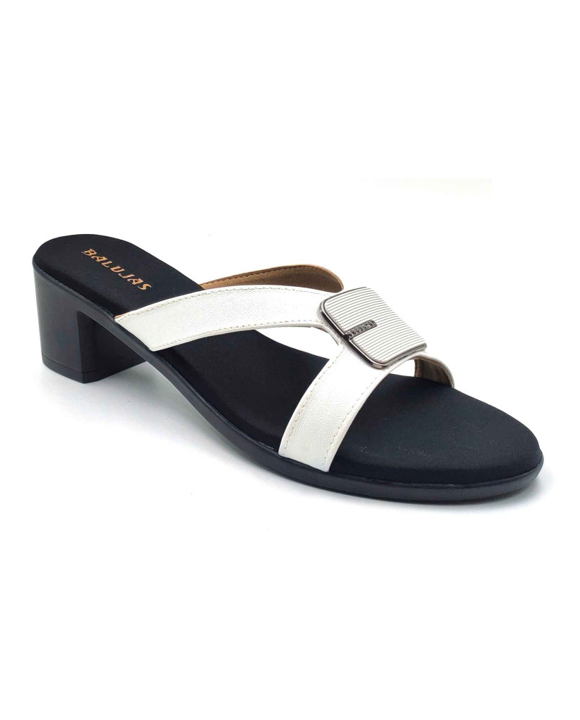 9118: Balujas White Block Heel Slipper
