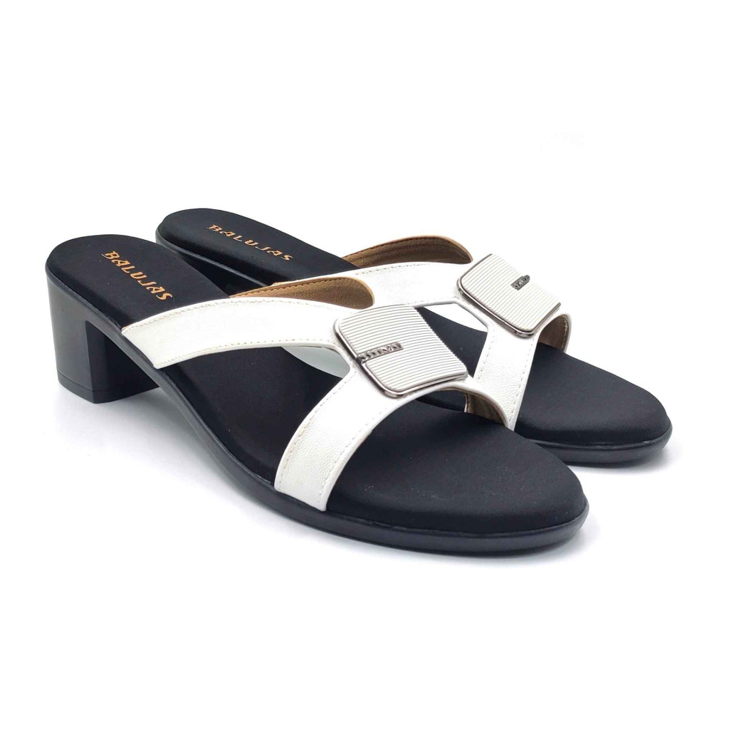 9118: Balujas White Block Heel Slipper
