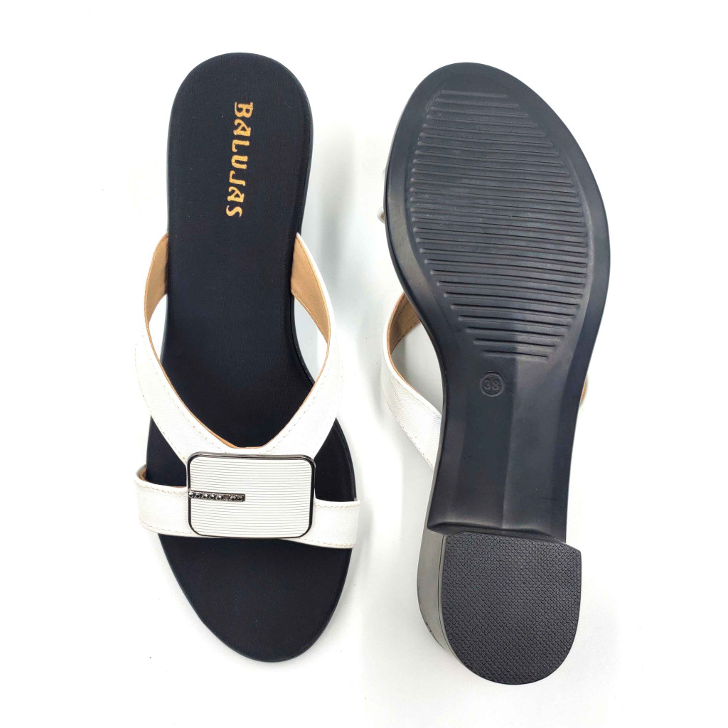 9118: Balujas White Block Heel Slipper