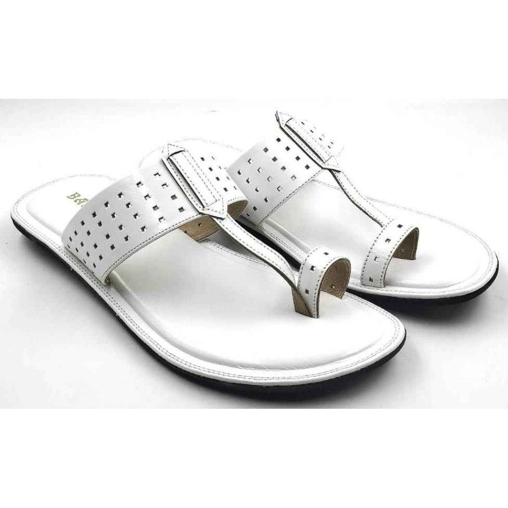 705: White Leather Toe-Ring Kolhapuri Slippers