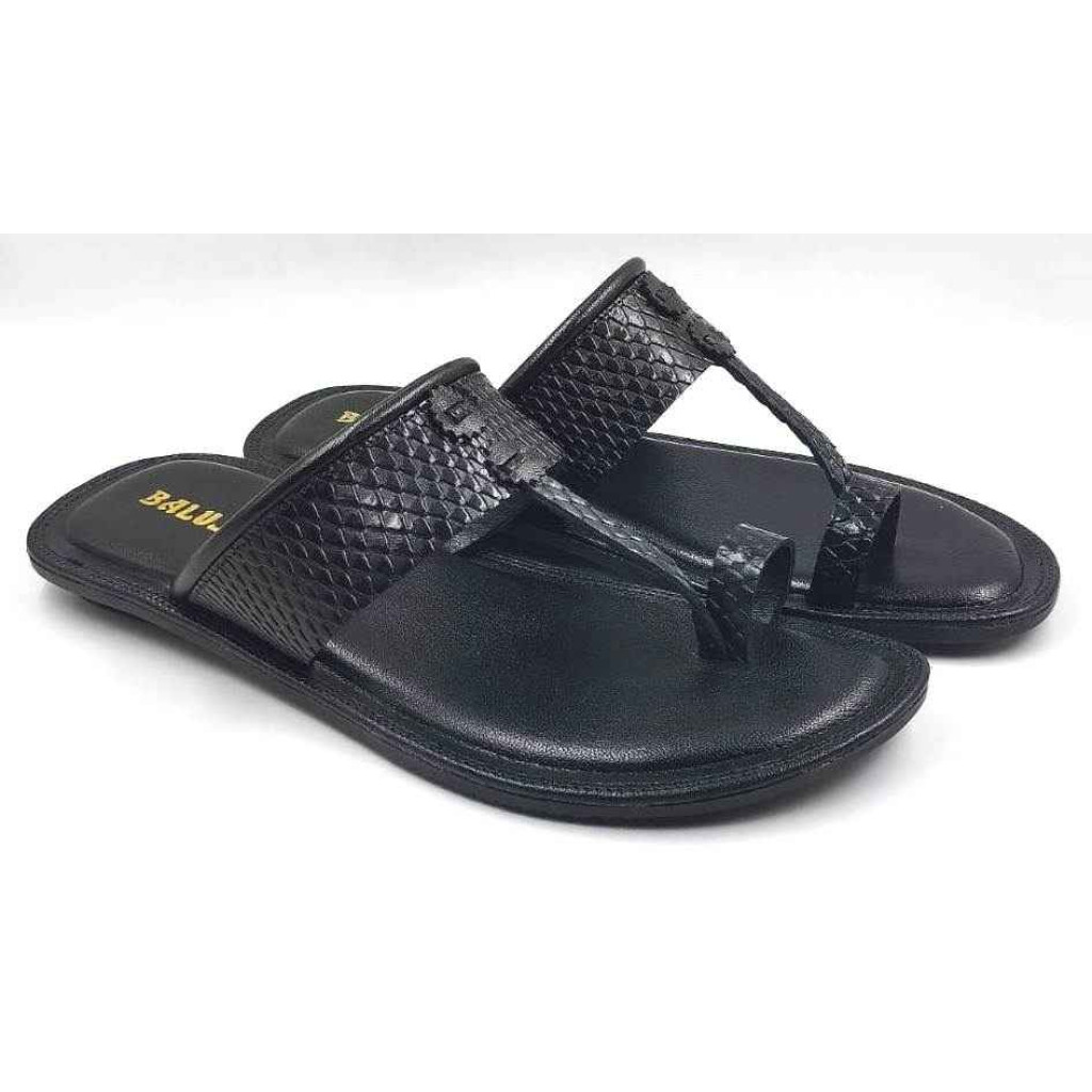 713: Black Leather Toe-Ring Kolhapuri Slippers