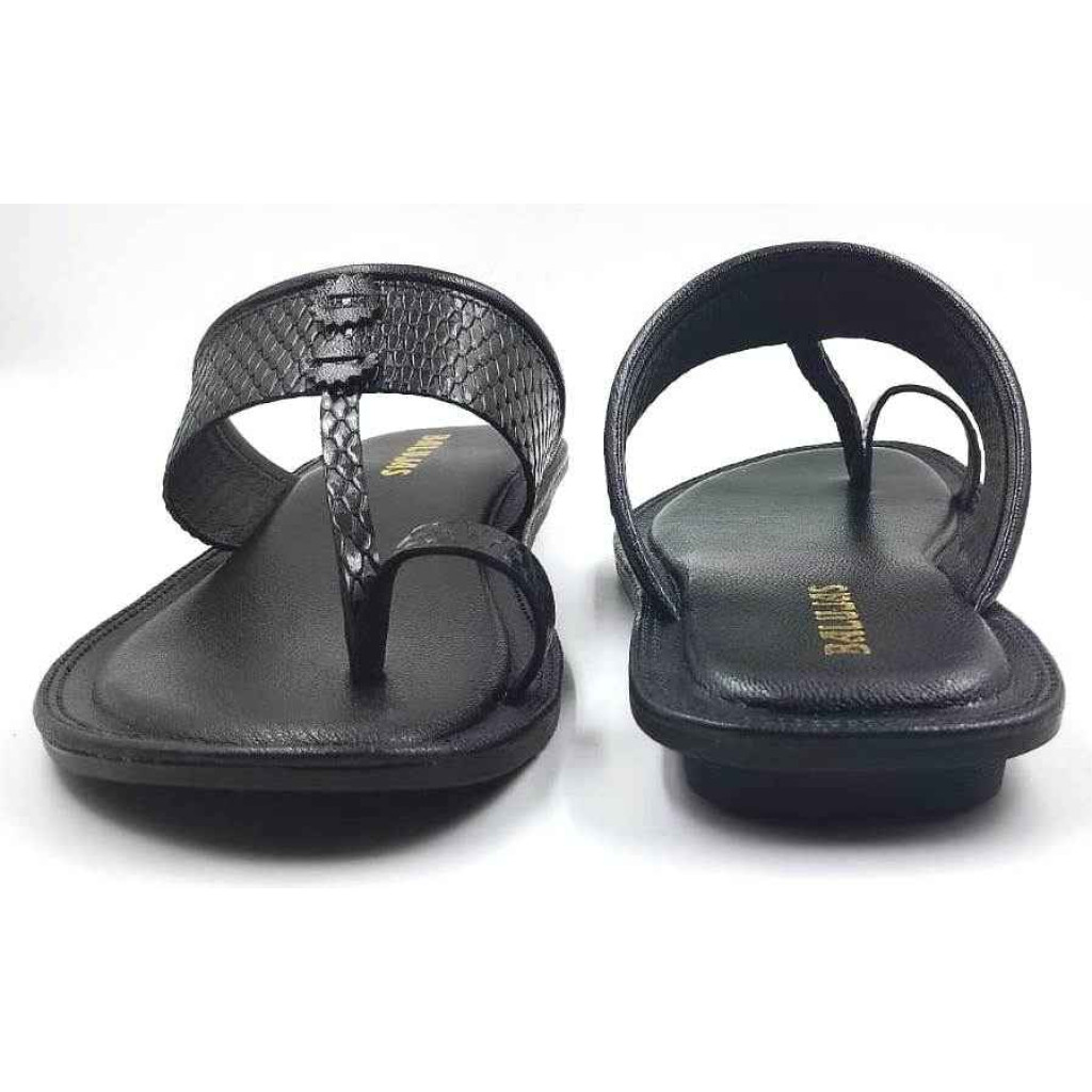 713: Black Leather Toe-Ring Kolhapuri Slippers