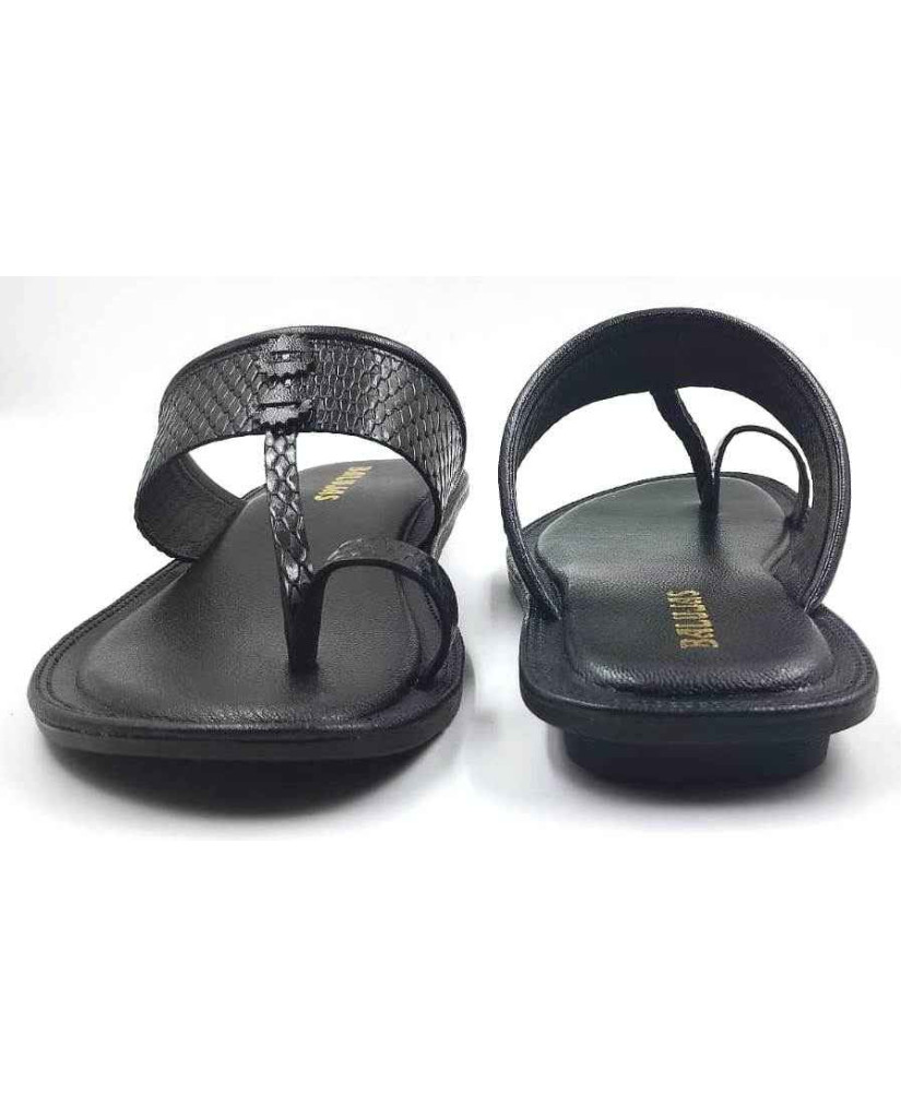 713: Black Leather Toe-Ring Kolhapuri Slippers
