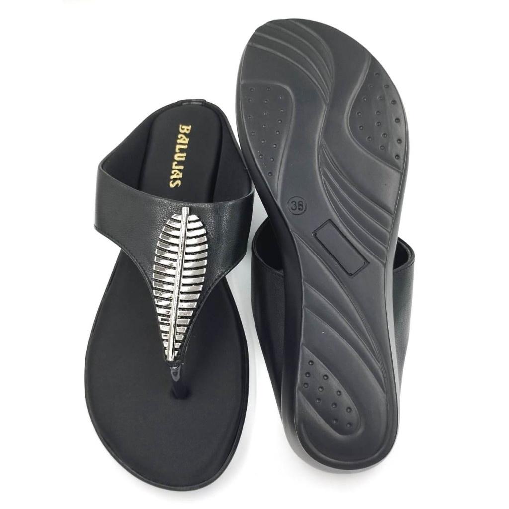 876 : Balujas Black Flat Ladies Chappal