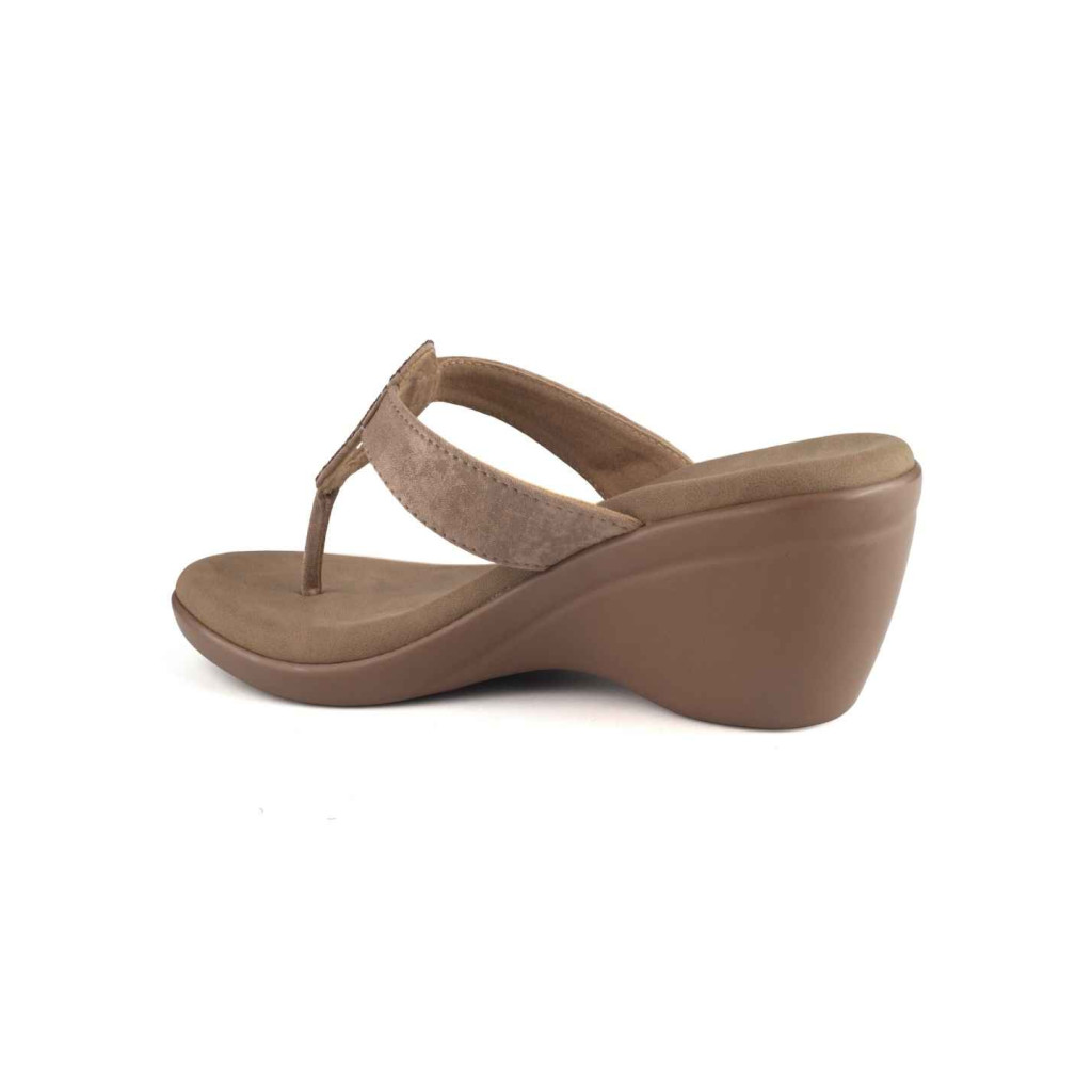 11099: Balujas Peach Wedge Heel Ladies Slipper