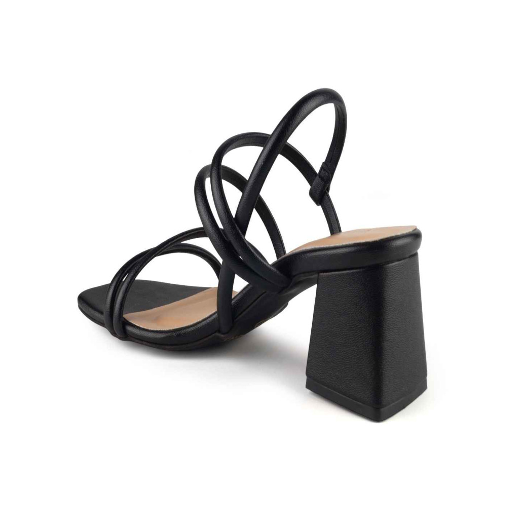 4030: Balujas Women's Black Chunky Heel Sandal