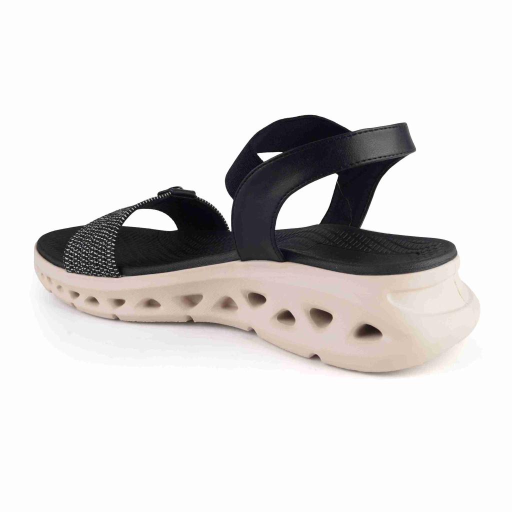 11408: Balujas Women's Black Sandal 