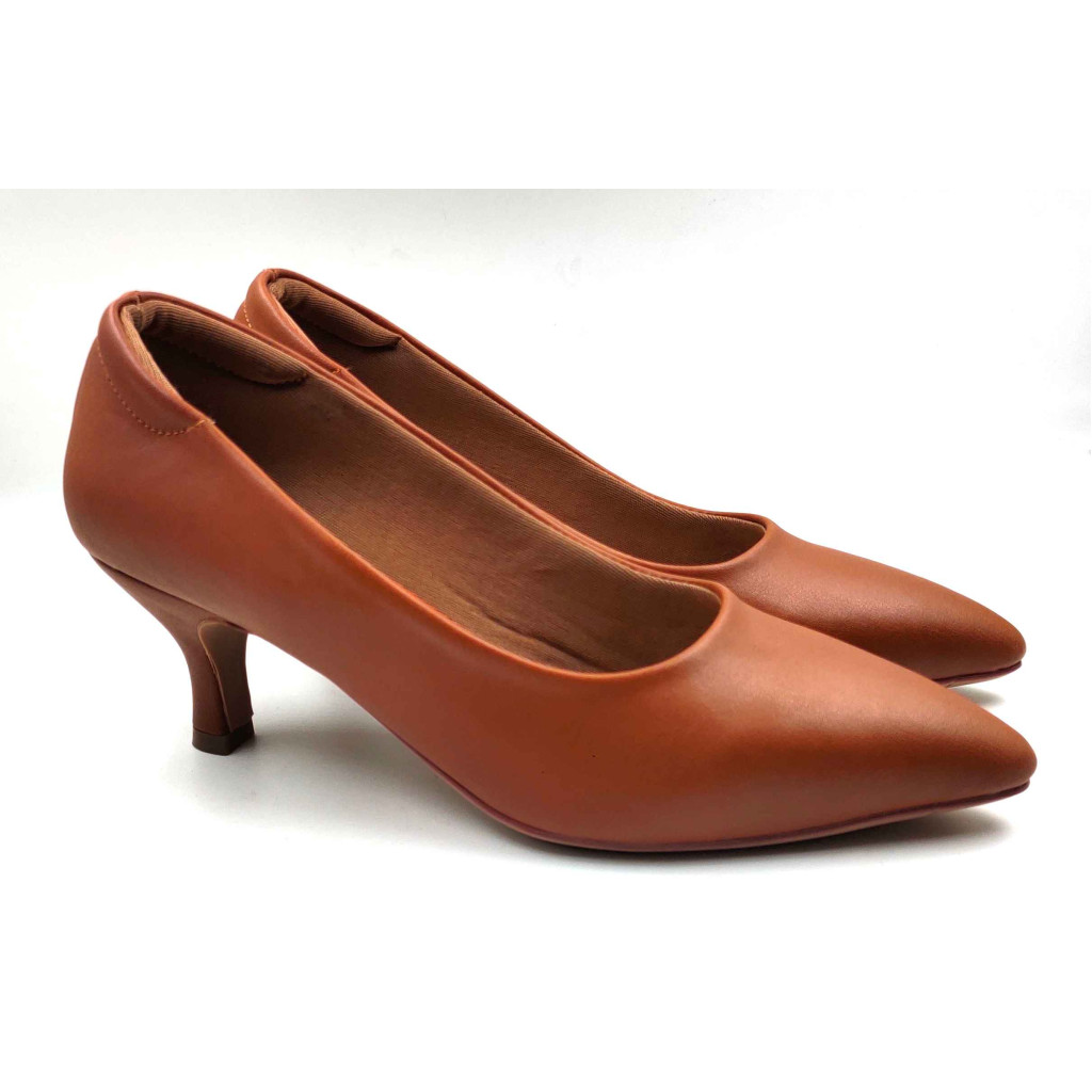 AR0002: Balujas Tan Kitten Heel 