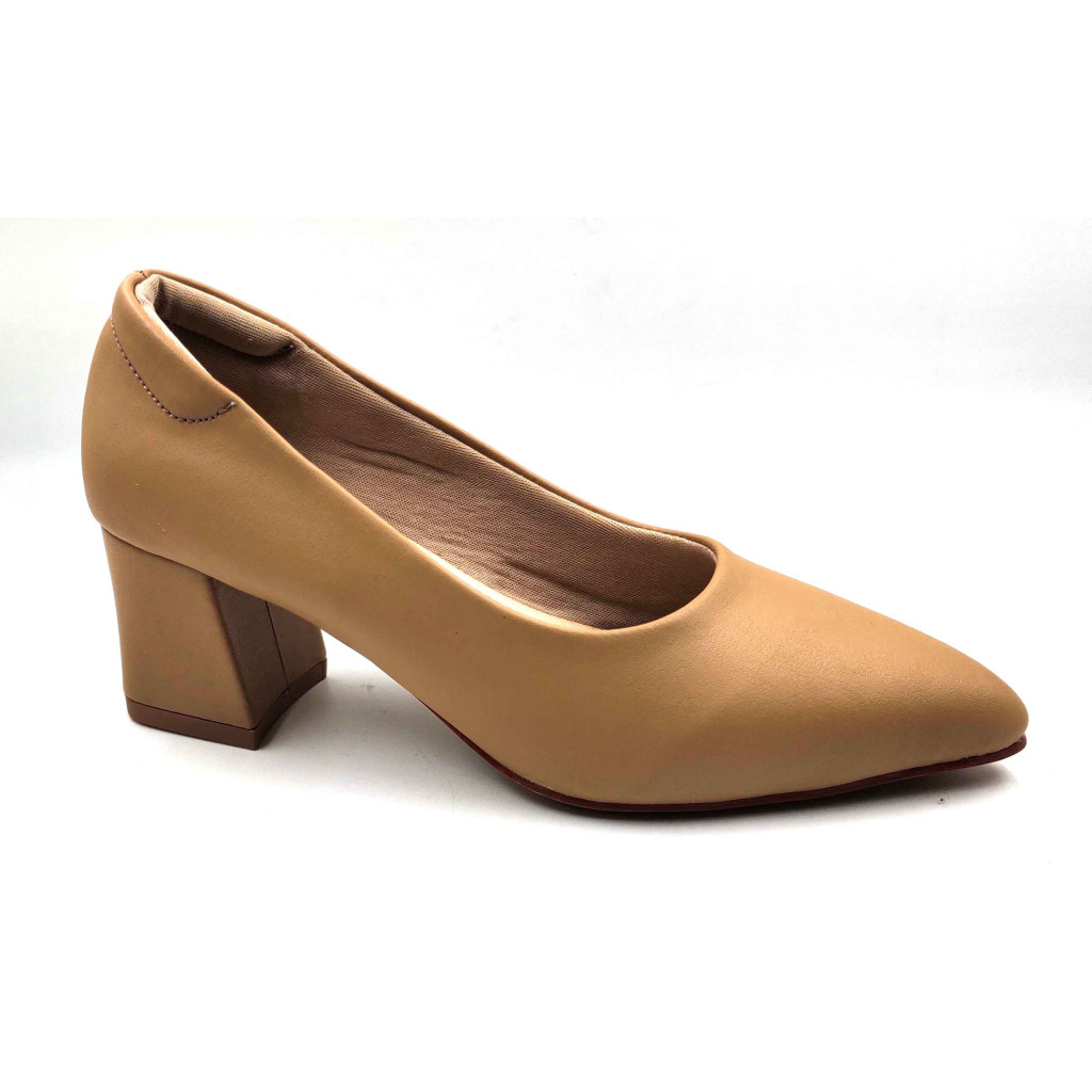 AR0008: Balujas Beige Block Heel Pumps 
