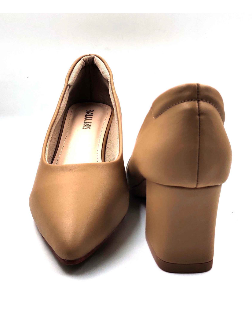 AR0008: Balujas Beige Block Heel Pumps 
