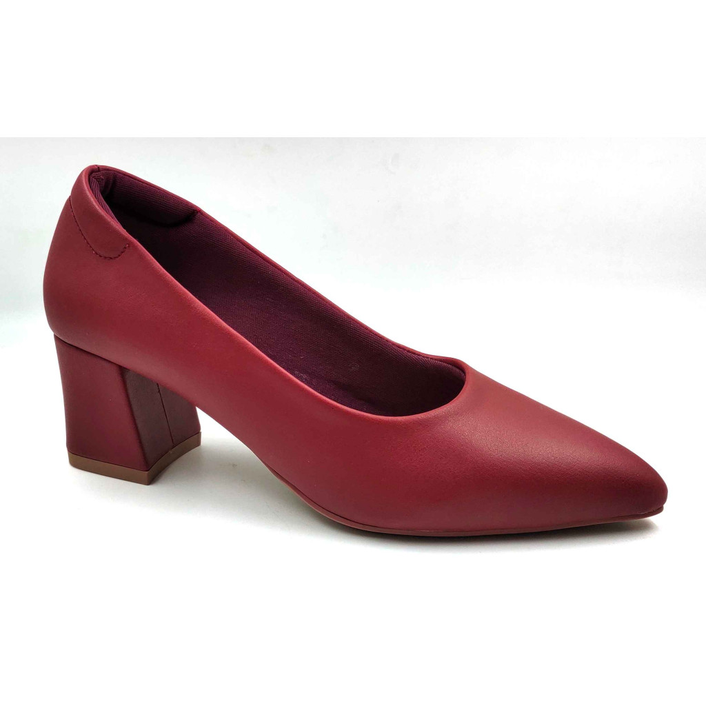 AR0008: Balujas Maroon Block Heel Pumps 
