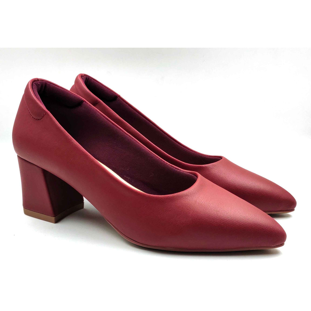 AR0008: Balujas Maroon Block Heel Pumps 