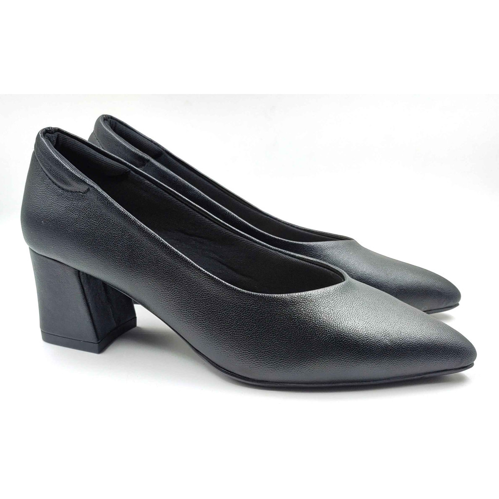 AR0009: Balujas Black Block Heel Pumps 