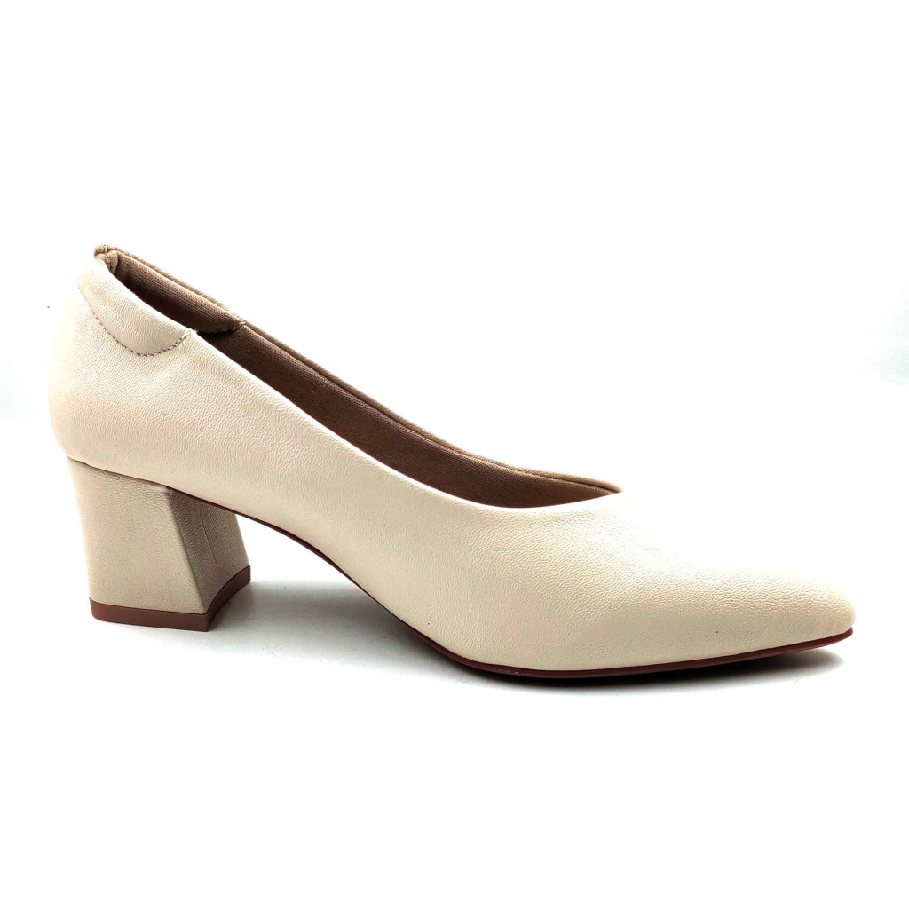 AR0009: Balujas Cream Block Heel Pumps 