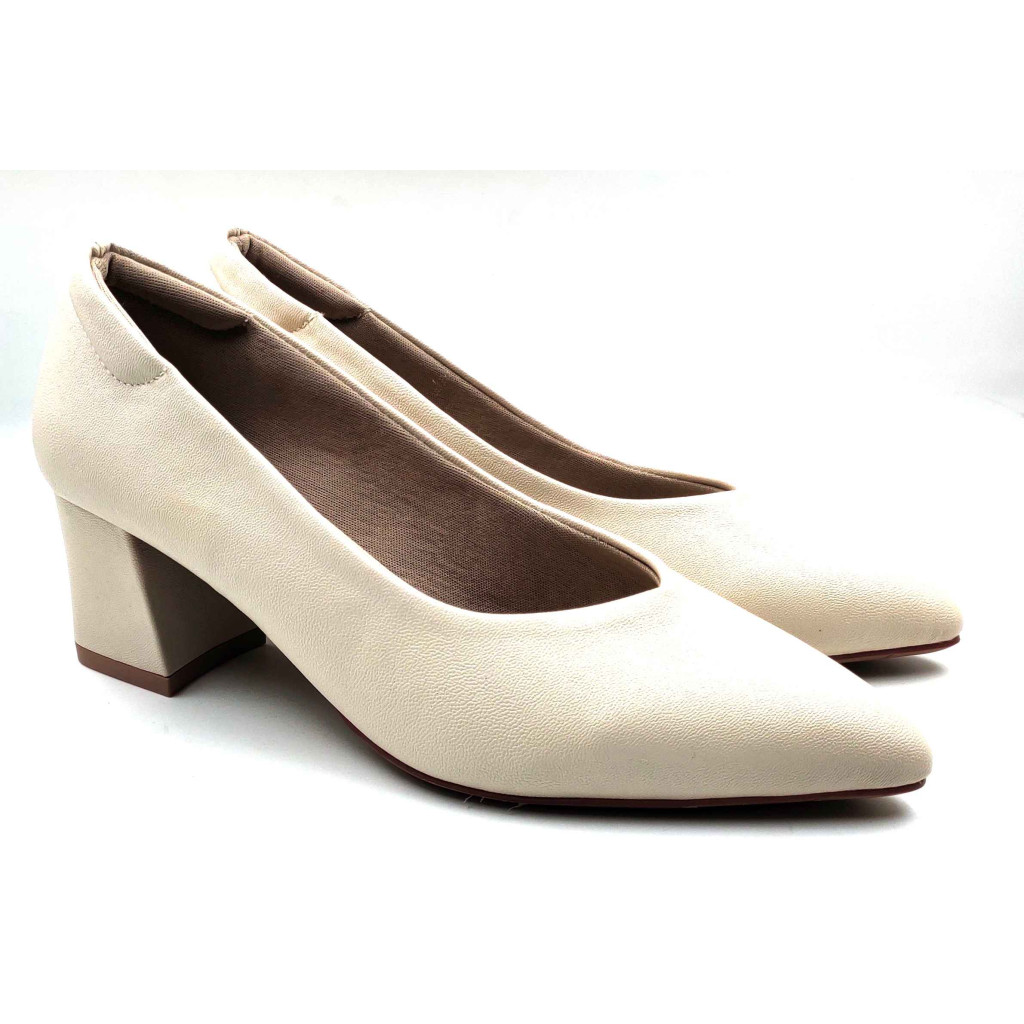 AR0009: Balujas Cream Block Heel Pumps 