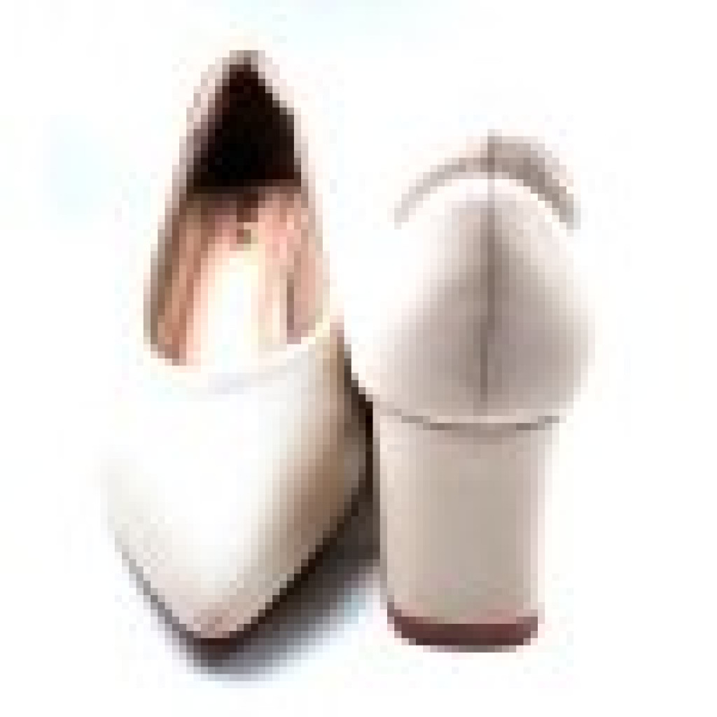 AR0009: Balujas Cream Block Heel Pumps 