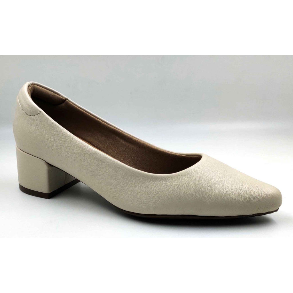 RF01-2681: Balujas Off-White Block Heel Pumps 