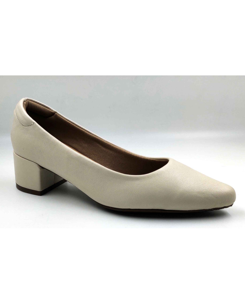 RF01-2681: Balujas Off-White Block Heel Pumps 